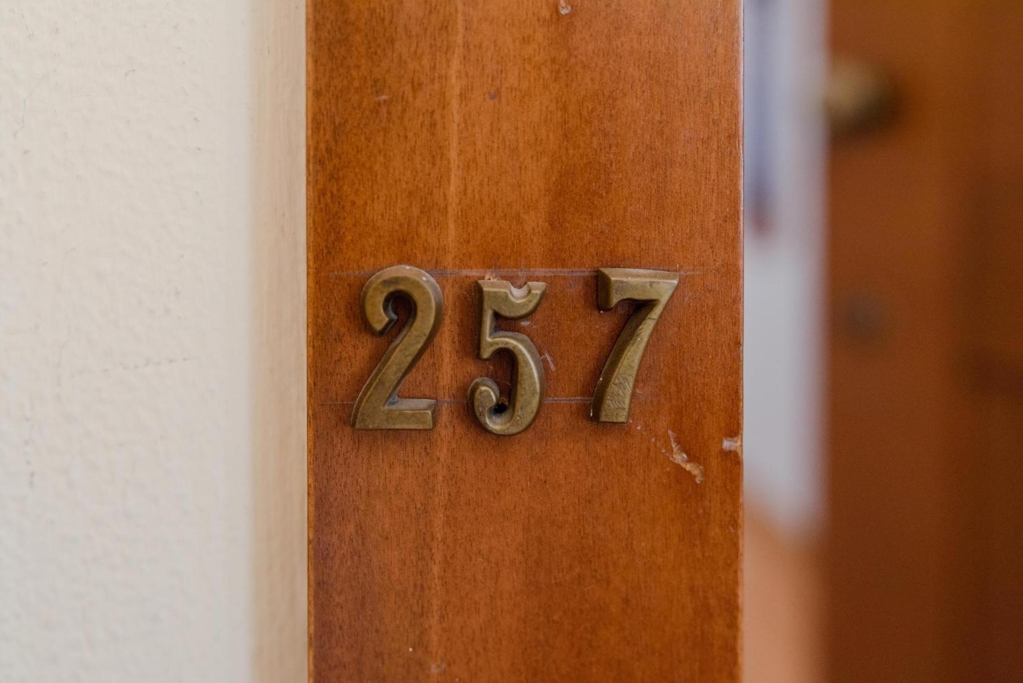 Familia - 257 By Happyhostorino Appartement